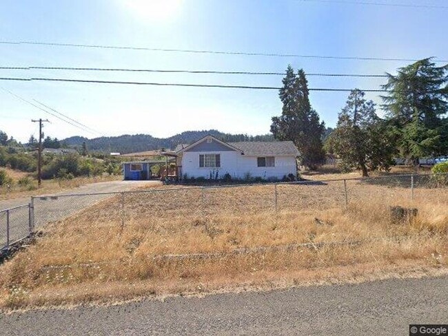 Building Photo - 3-bedroom 1 bath Home in Country Setting