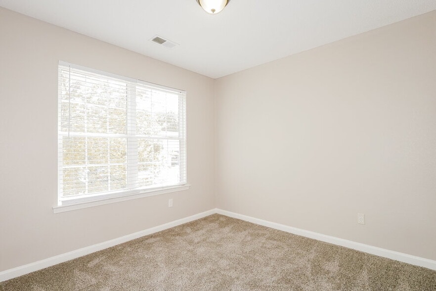 Building Photo - 7335 Red Maple Dr