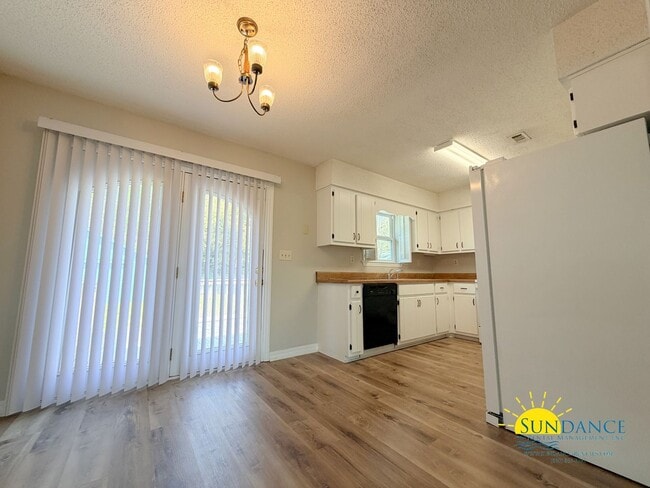 Building Photo - Newly Renovated 3 Bedroom with Oversized detached workshop/garage!