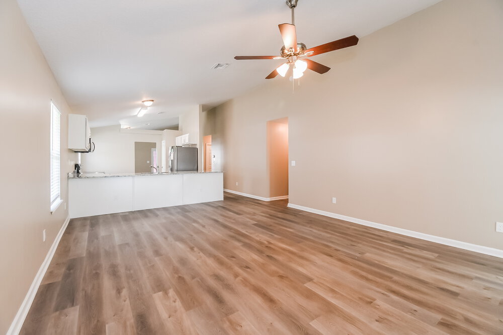 Building Photo - 6248 Ironside Dr N