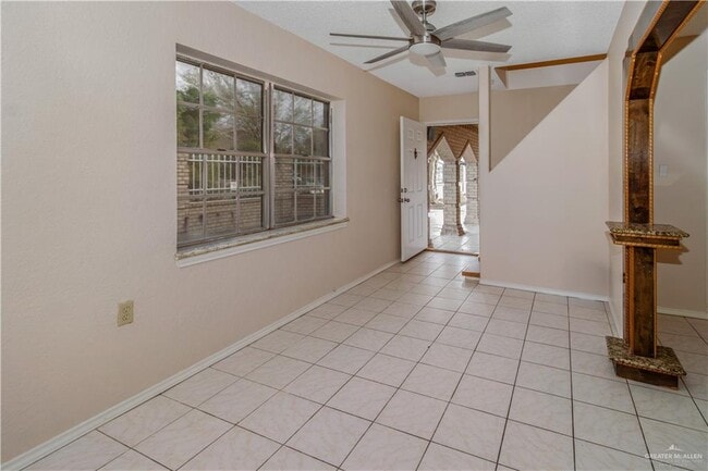 Building Photo - 21 E Saenz Ave