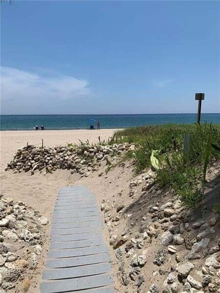 Building Photo - 401 Briny Ave