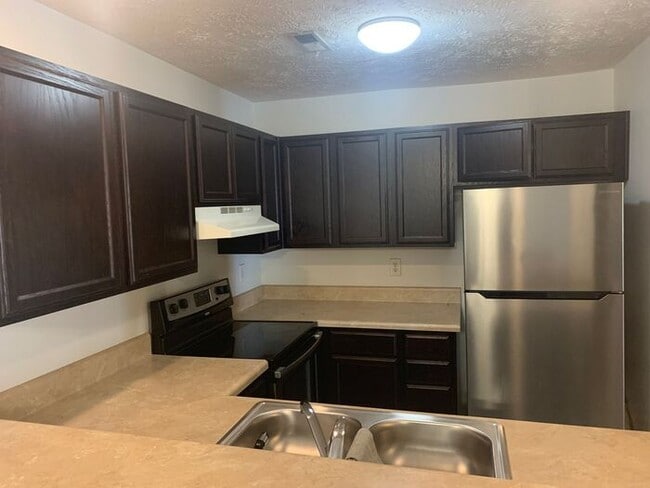 Building Photo - 1820-6 Tryon Drive