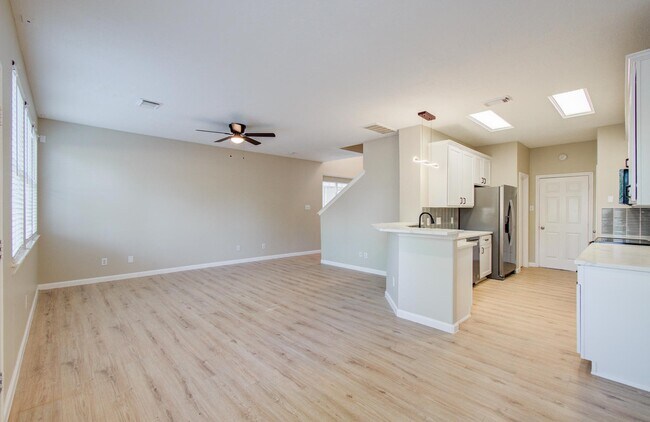 Building Photo - 17230 Oakwood Chase Dr