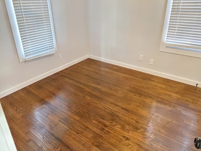 Building Photo - 3221 NE 16th St