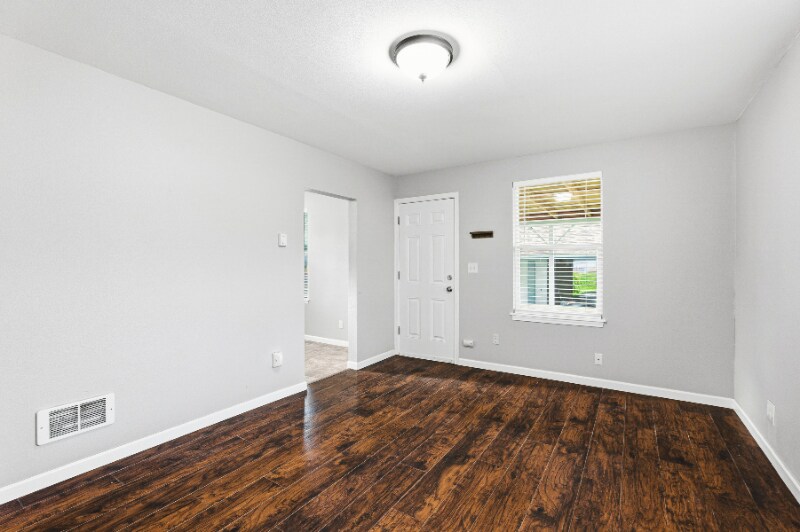 Building Photo - 1506-1506 110th St S