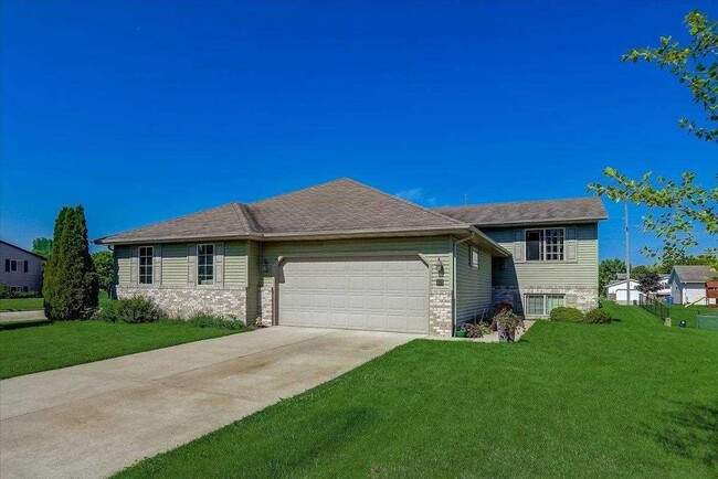 Building Photo - 519 Blaser Dr