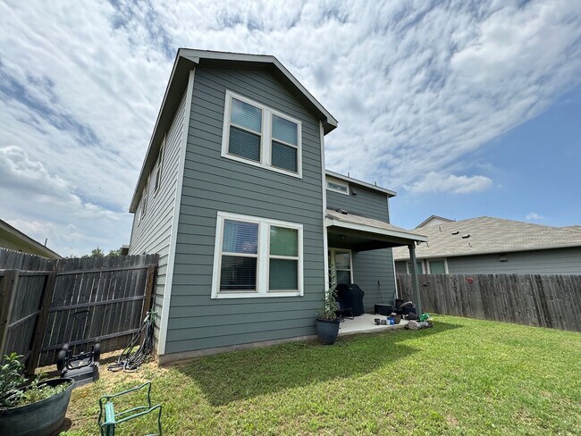 Building Photo - Modern 3-Bedroom Home Near Alamo Ranch with Covered Patio & Privacy Fence