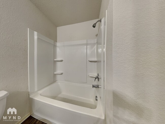 Building Photo - 9168 Pleasant Valley Dr