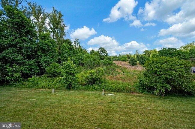 Building Photo - 104 Stingray Ct