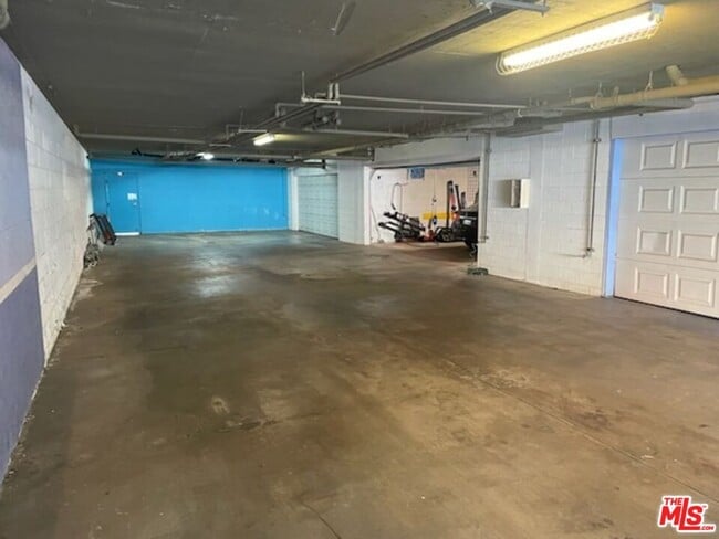 Building Photo - 1128 22nd St