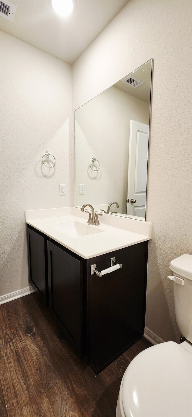 Building Photo - 406 Magnolia Ln