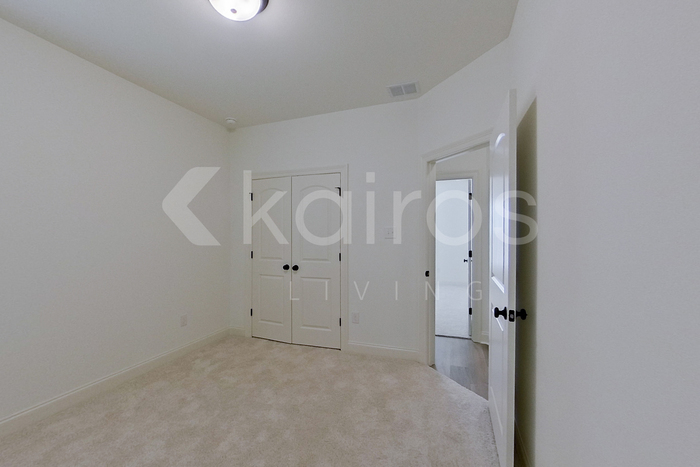 Building Photo - 108 Gilded Ln