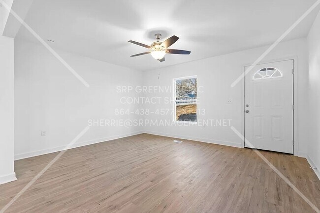 Building Photo - MOVE IN SPECIAL!! 1/2 OFF FIRST MONTHS REN...