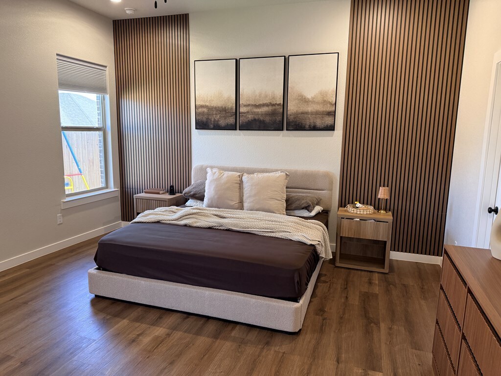 Building Photo - 421 Graze St