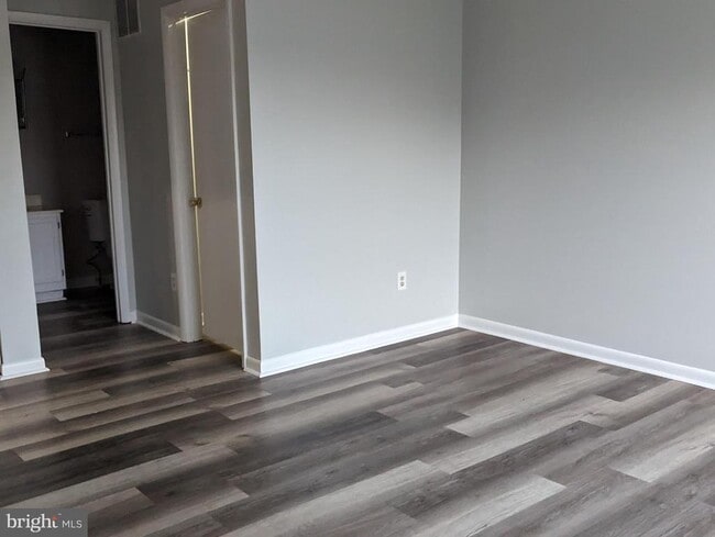 Building Photo - 1076 Spring Valley Ct