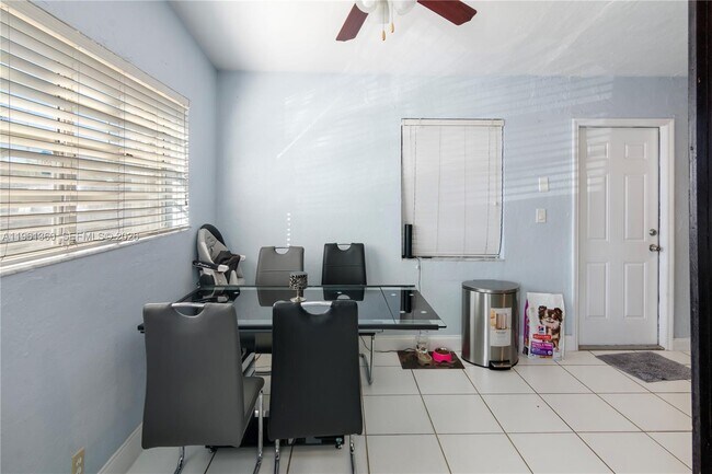 Building Photo - 11535 Lincoln Blvd