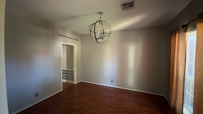 Building Photo - 1813 Volley Ln