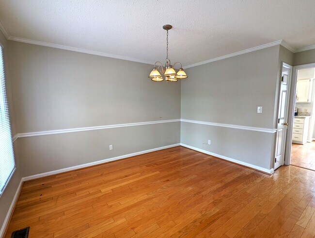 Building Photo - 4940 Harbour Towne Dr