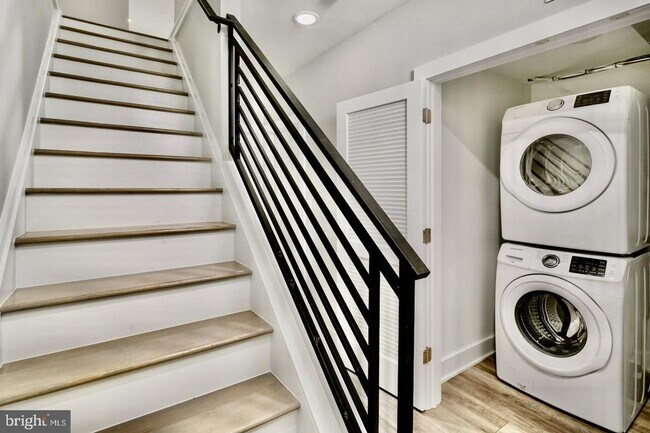 Building Photo - Brand New Luxury Apartments