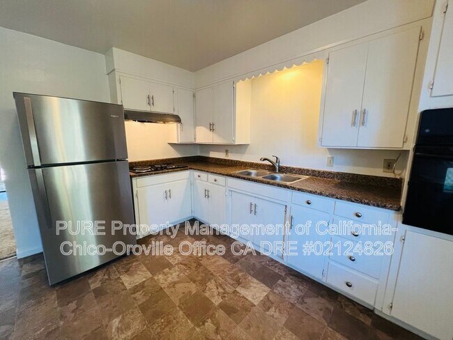 Building Photo - 9210 Goodspeed St