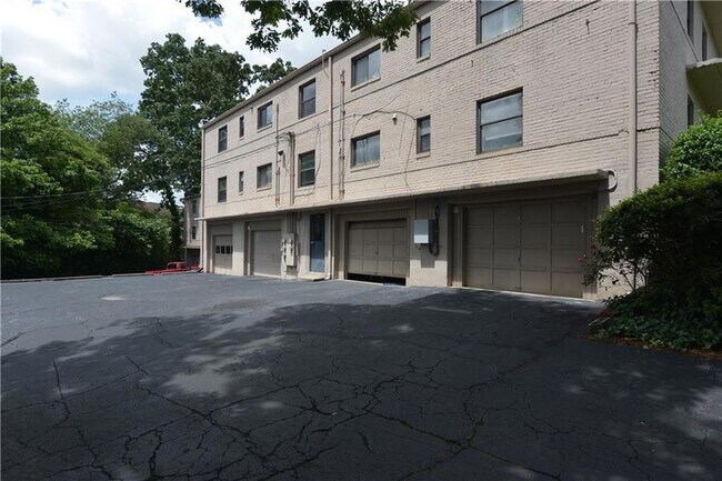 Building Photo - 282 Ardmore Cir NW