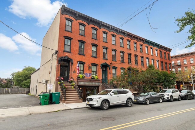 Building Photo - 241 Marin Blvd