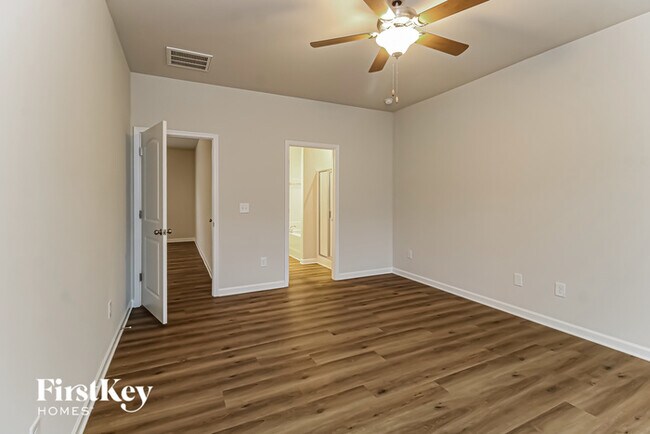 Building Photo - 1136 Scarlett Dr