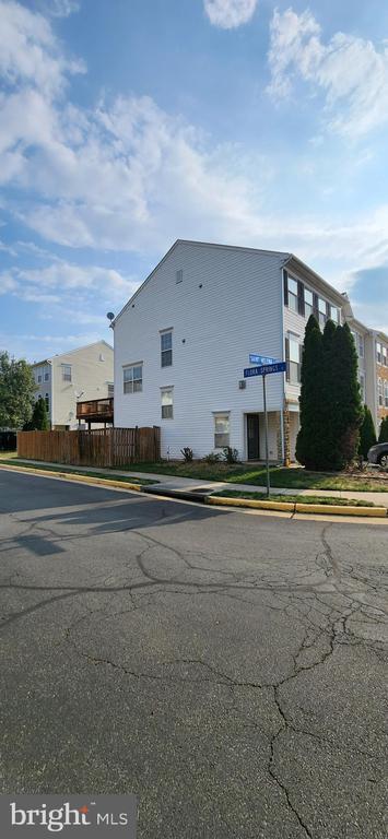 Building Photo - 43660 St Helena Terrace