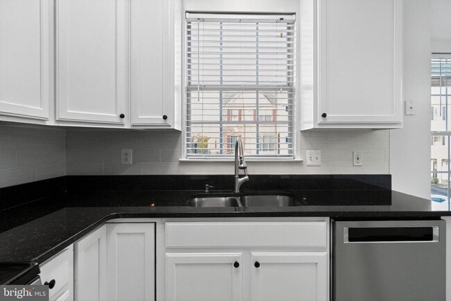 Building Photo - 21748 Kings Crossing Terrace