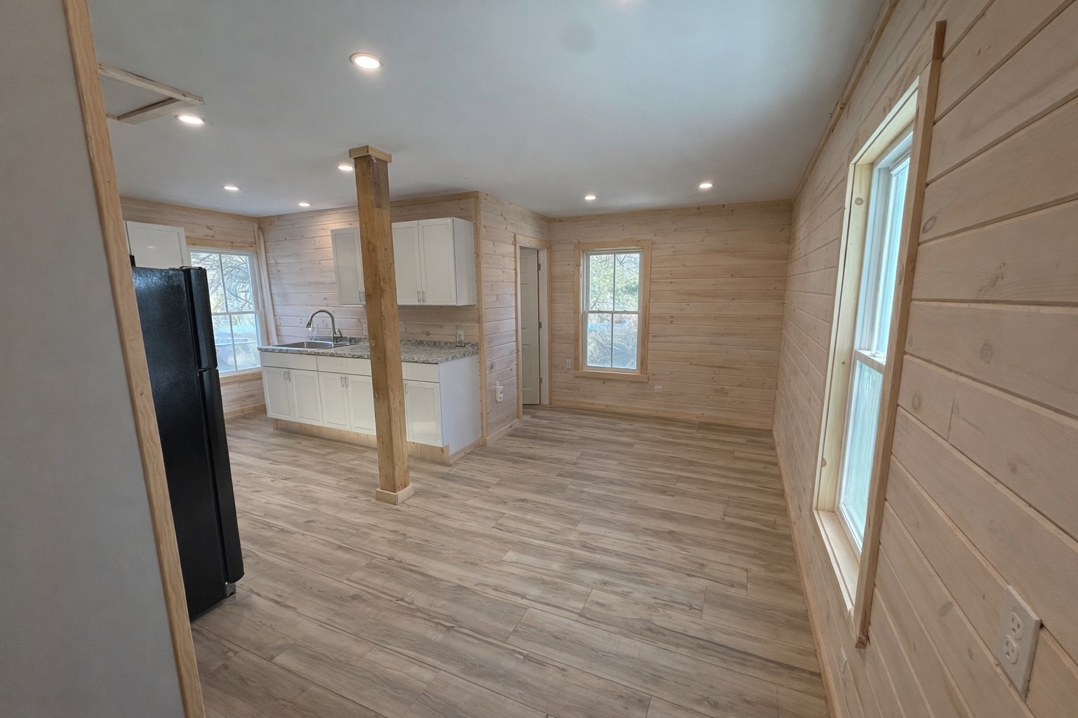 Building Photo - 41 Knapp St