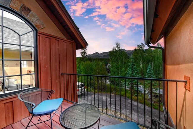 Building Photo - Winter Rental