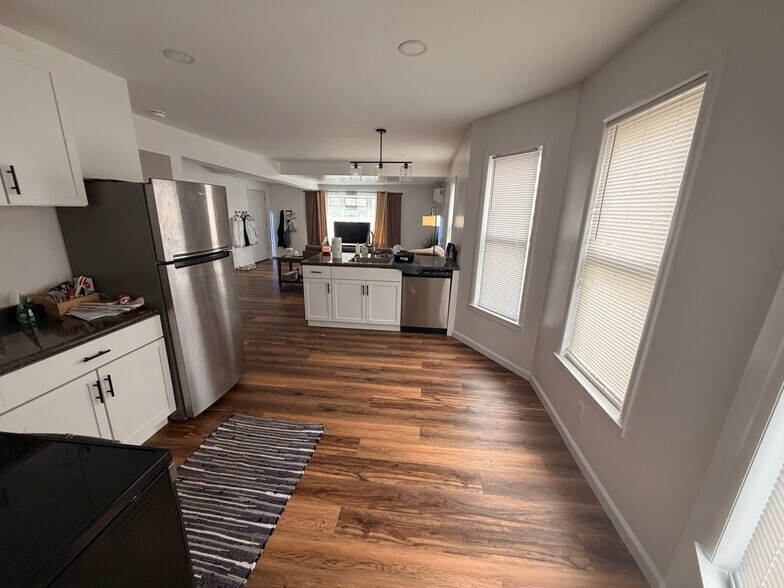 Building Photo - 1714 Union St