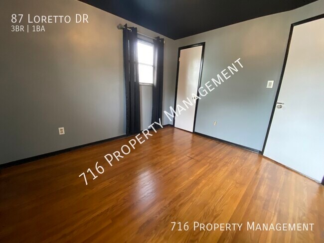 Building Photo - Newly Renovated Single Family Home! Move i...