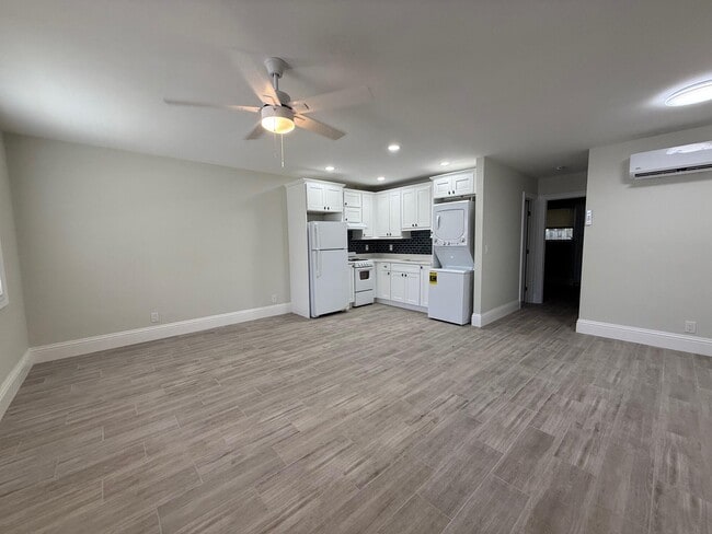 Building Photo - 248 Wenonah Pl