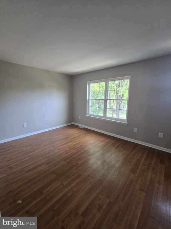 Building Photo - 8126 Londonderry Ct