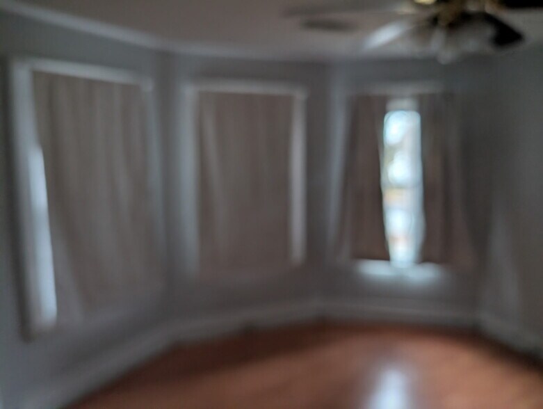 Building Photo - 91-93 Larrabee St