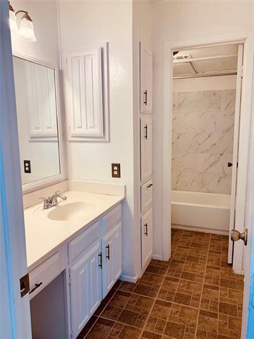 Building Photo - 333 Melrose Dr