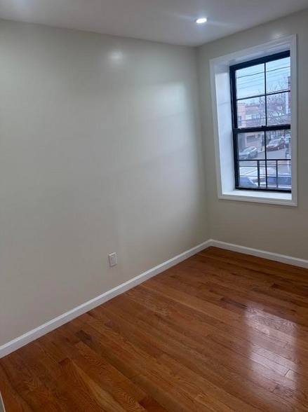 Building Photo - 107-59 Sutphin Blvd