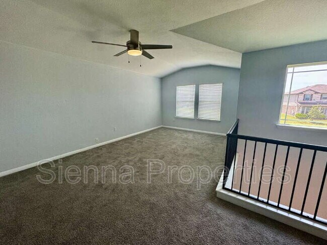 Building Photo - 372 Kingfisher Ln