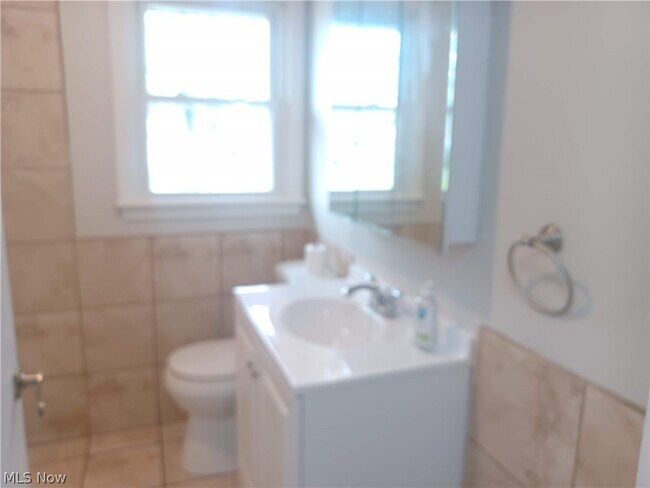 Building Photo - 551 Moherman Ave