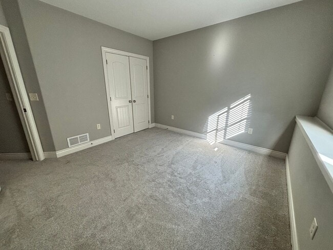 Building Photo - Italian Estates Property Management