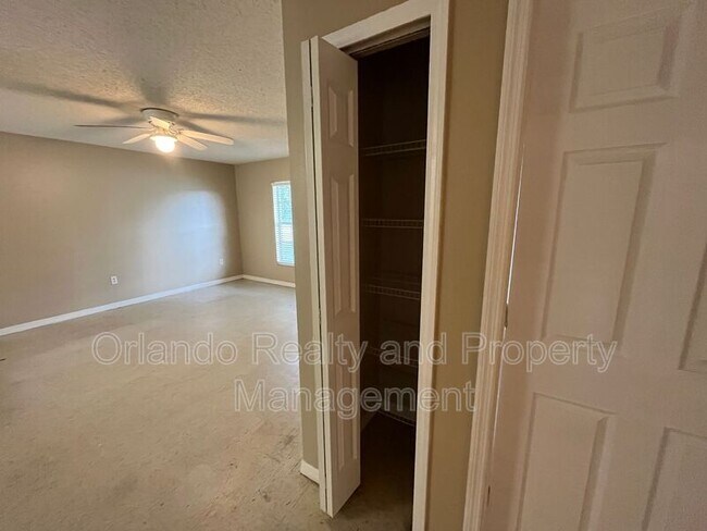 Building Photo - 550 Imperial Pl