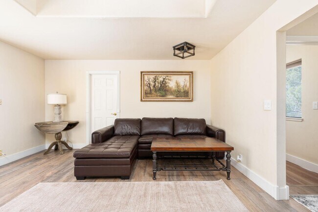 Building Photo - 14215 Killarney Dr