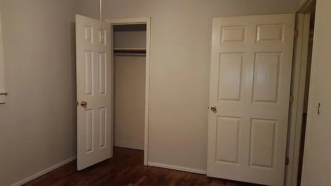 Building Photo - 2 Bedroom 1 bathroom