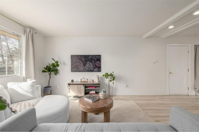 Building Photo - 16397 E Wyoming Dr