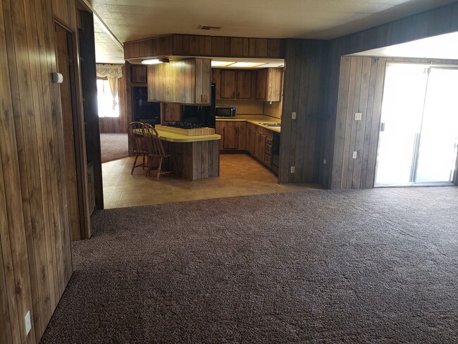 Building Photo - PRIVACY!!!  2 Bed 2 bath mobile home on ac...