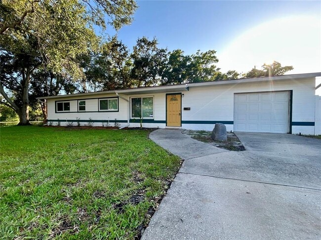 Primary Photo - 6876 17th St N