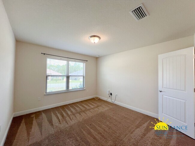 Building Photo - Stunning 4 Bedroom Home in Willow Creek Pl...