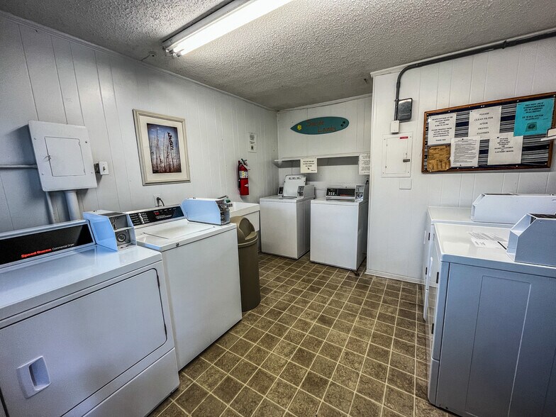 Building Photo - 1919 Spring St